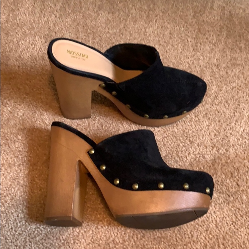 Mossimo black clogs